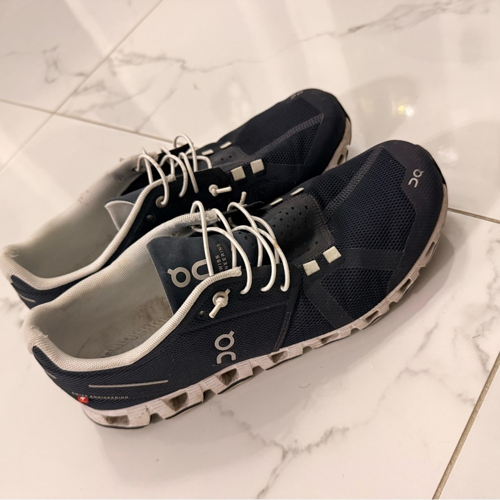 On Running Men's Navy and White Athletic Shoes Size 9.5 - Picture 2 of 6
